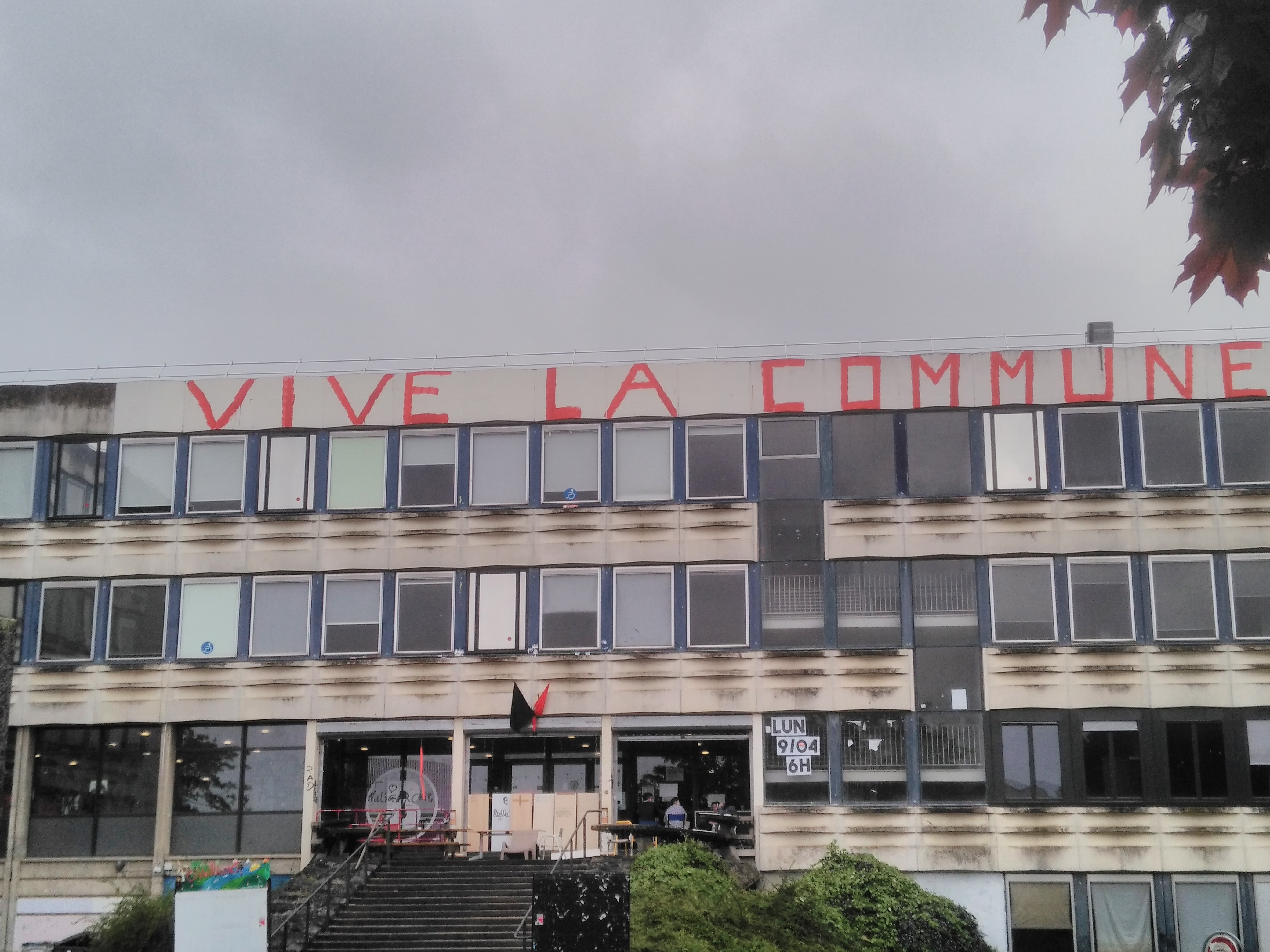 La présidence de l'université de Rennes 2 fait intervenir la police pour débloquer la fac.