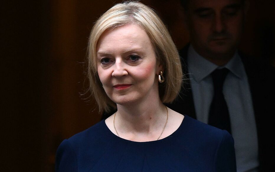 Liz Truss démissionne après un mandat express : la crise politique au Royaume-Uni s'enracine