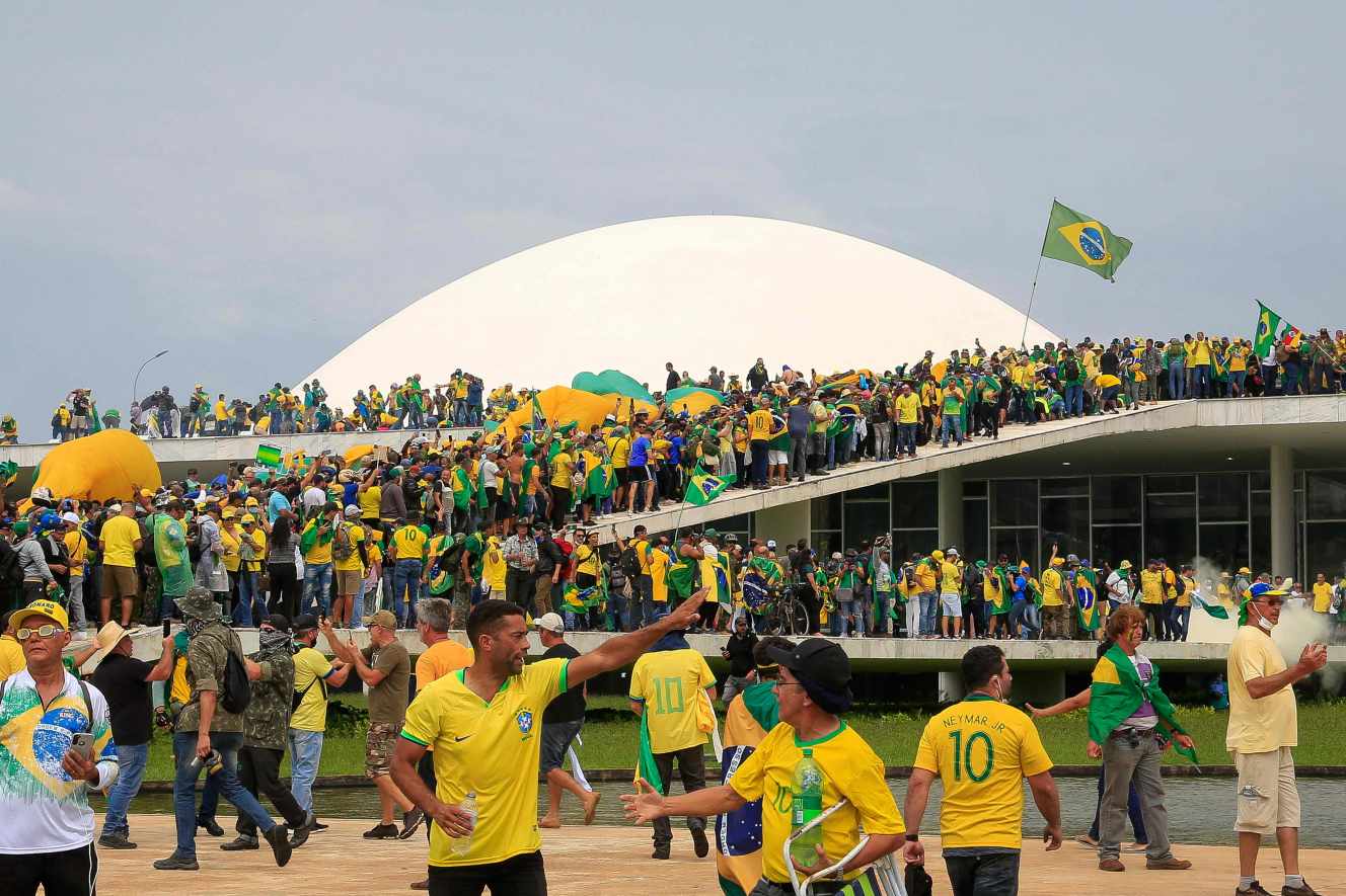 Brésil. « Pour une grève nationale contre les putschistes et pour l'abrogation des réformes réactionnaires »