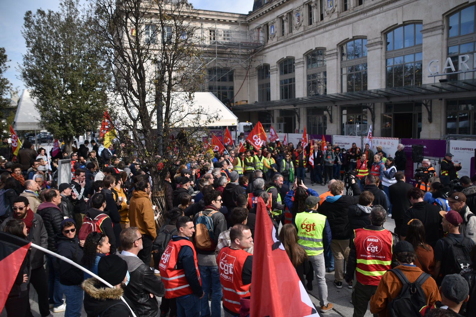 SNCF. Ce 23 mars, il faut reconduire le mouvement et s'organiser à la base pour élargir la grève !