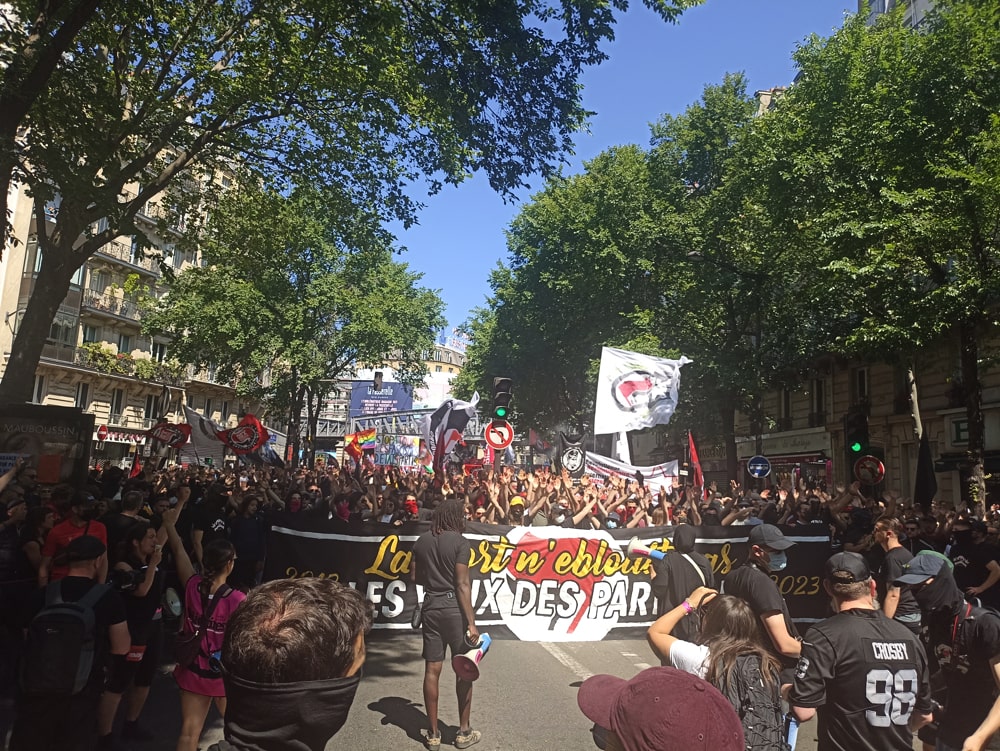 « Clément, antifa » : des milliers de manifestants en hommage à Clément Méric dans une ambiance combative