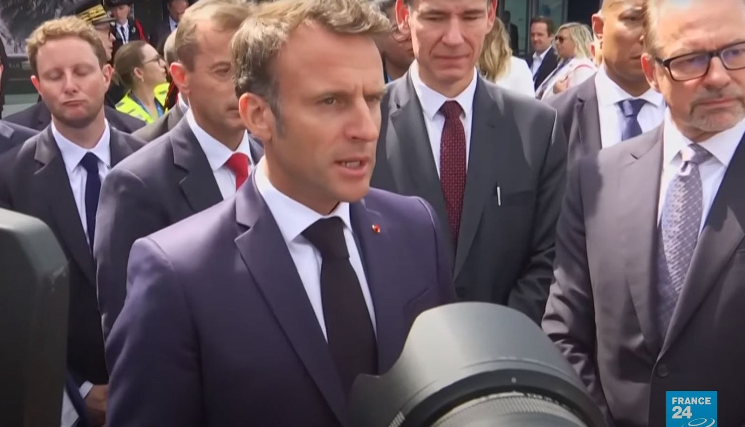 Greenwashing au salon du Bourget : Macron promet 8,5 milliards pour subventionner « l'avion du futur »