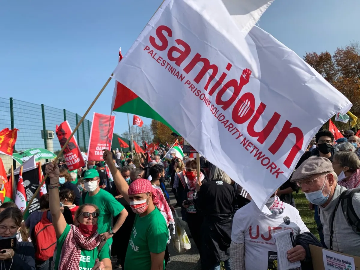 Allemagne : Des centaines de policiers perquisitionnent des militants pro-palestiniens de Samidoun