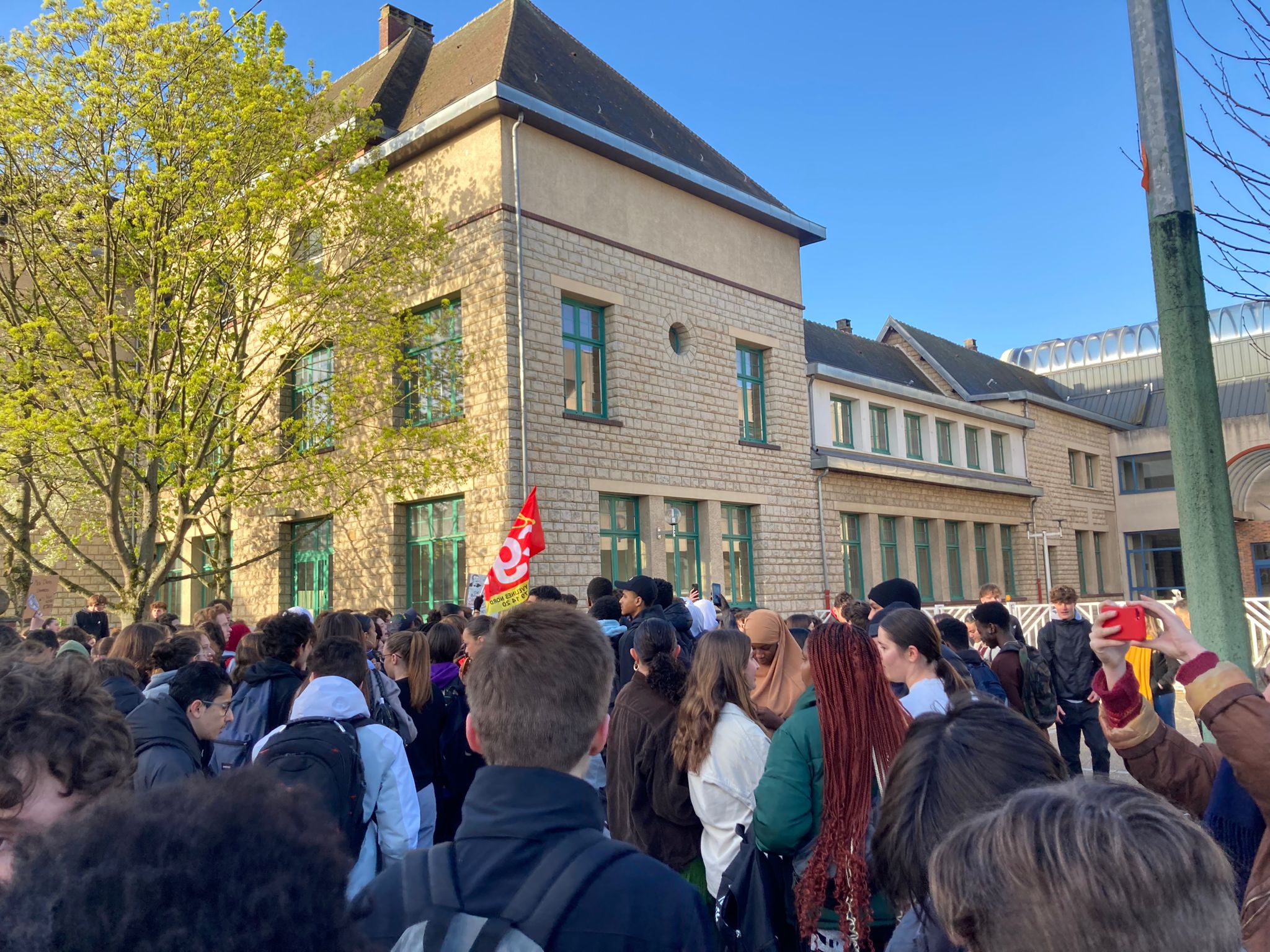 Conflans Sainte-Honorine : de nombreux soutiens aux côtés des lycéens réprimés par la police