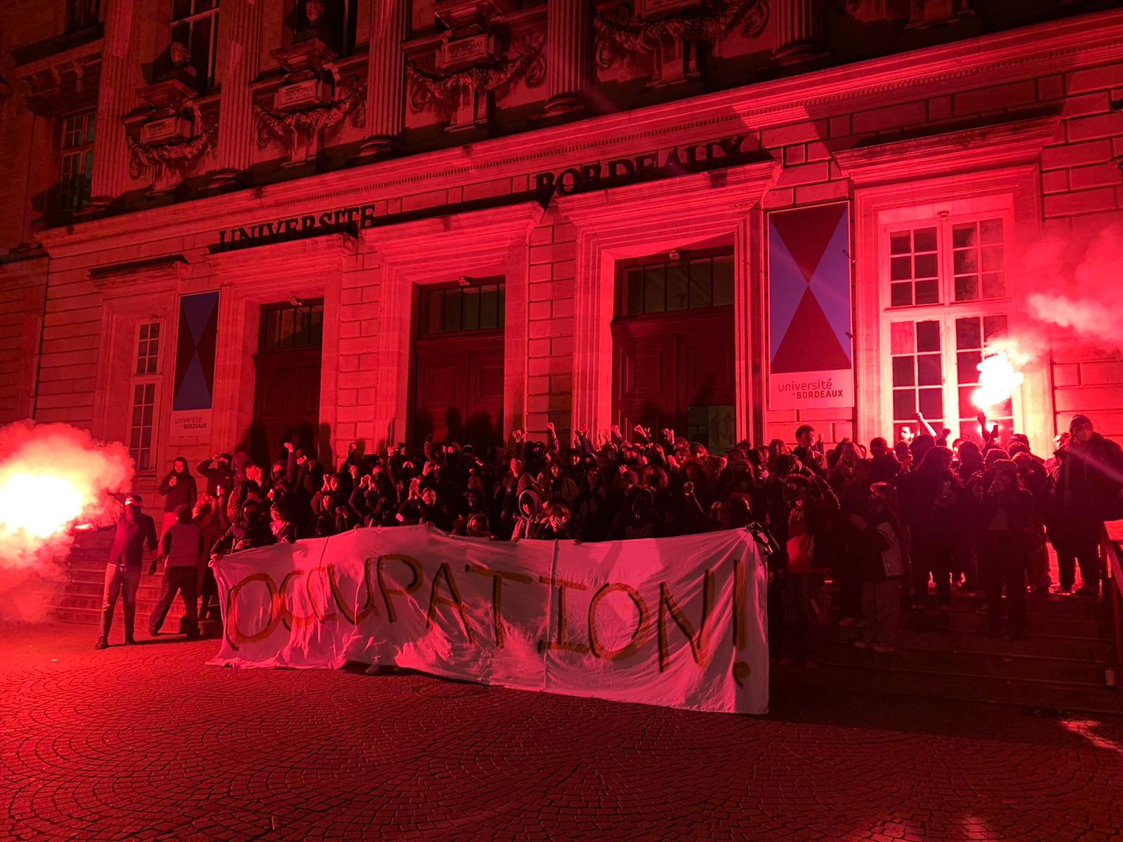 « Mettre fin » aux occupations : présidences de facs, LR et Macron unis contre le mouvement étudiant