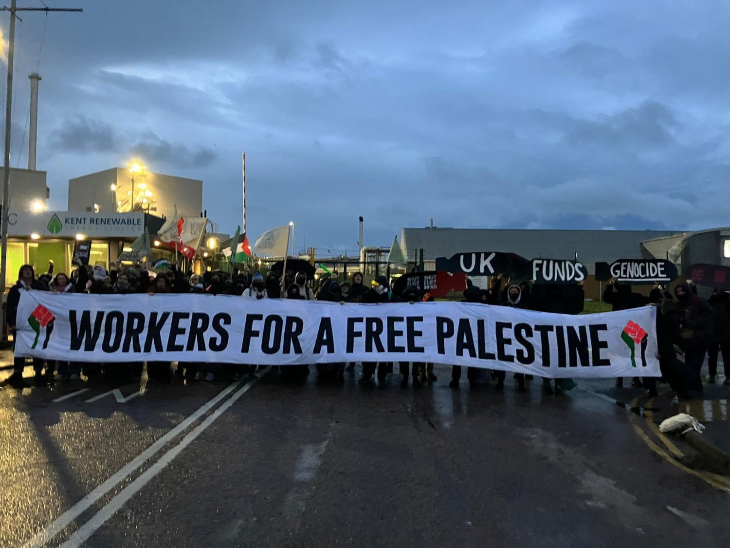 Des syndicalistes anglais bloquent une usine d'armement israélienne : « workers for a free Palestine »
