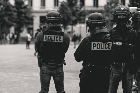 « La police a son rôle à jouer » durant le déconfinement : une position problématique de Bordeaux en Luttes