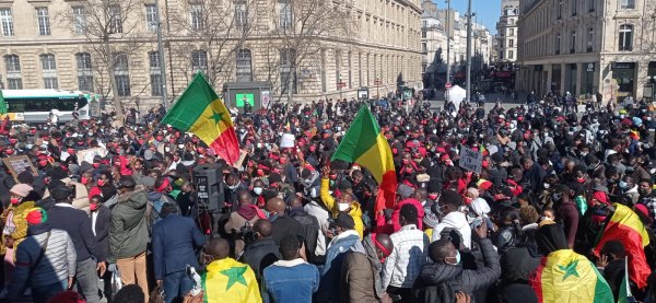 « Macky Sall dégage ! » Grand rassemblement à Paris pour soutenir la lutte du peuple sénégalais