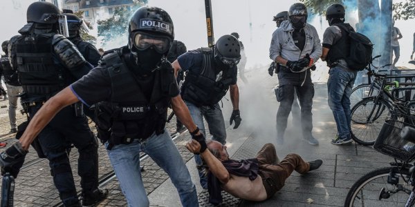 IGPN : une enquête Mediapart révèle les coulisses de l'impunité policière