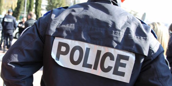 Islamophobie : un homme musulman interpellé par 13 policiers après avoir prié devant une église