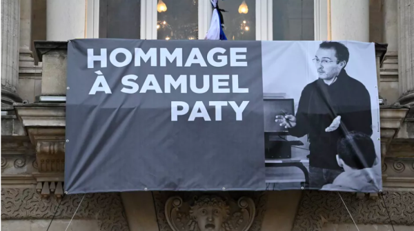 Hommage à Samuel Paty : le gouvernement à la manœuvre pour se poser en garant de la liberté d'expression