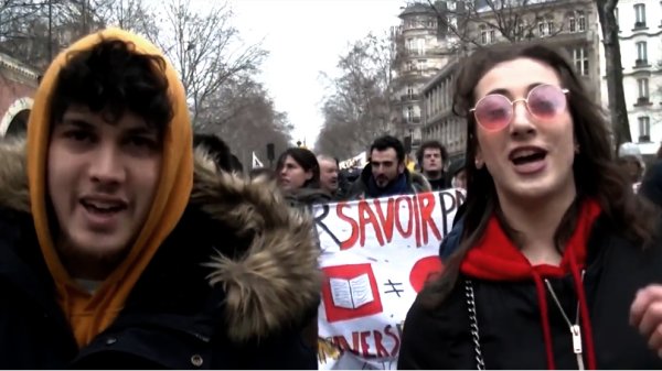 "C'est la grève !" Le rap de Bad10 et AxL, étudiants à Paris 8