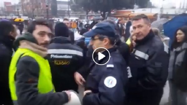Université Toulouse Mirail : La police et les agents du métro tentent d'interpeller un étudiant