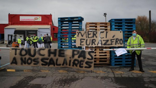 A Carambar, les salariés en grève contre la baisse de leur salaire et les suppressions d'emploi