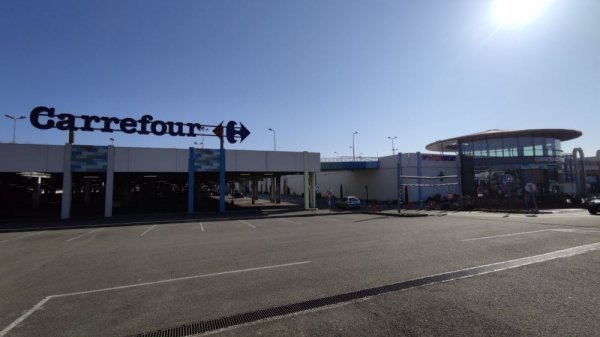 Drame social. Un salarié de Carrefour se suicide sur le parking du magazin à Quetigny