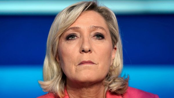 Antisystème ? Marine Le Pen suspectée d'un détournement de 6,8 millions d'euros