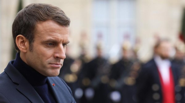 Retraites : Macron prêt à s'attaquer aux régimes spéciaux avant la présidentielle