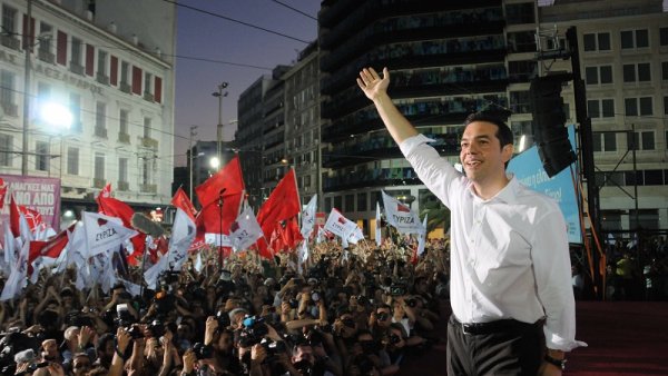 Tsipras, trois ans après, sous le signe de la matraque et de la capitulation