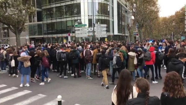 Des lycéens en soutien aux gilets jaunes : blocages, manifestations et répression