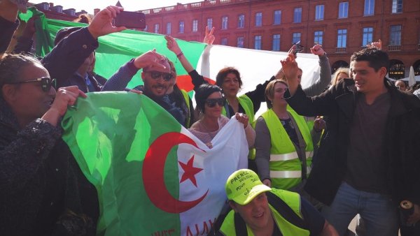 VIDEO Toulouse : La parole aux soutiens de la mobilisation algérienne et à des Gilets Jaunes