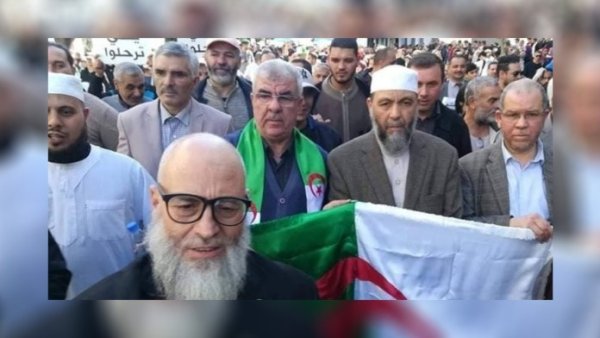 Algérie : Des islamistes chassés de la manifestation