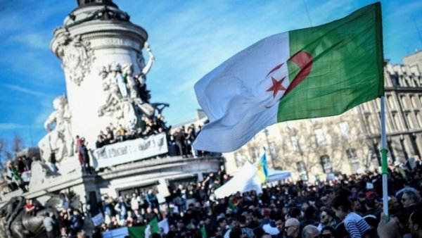 D'Alger à Paris, la mobilisation reprend avec la rentrée sociale