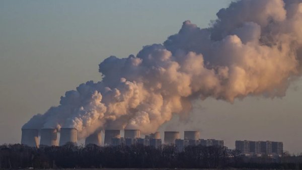 Pollution. Malgré la crise climatique, les financiers investissent massivement dans le charbon