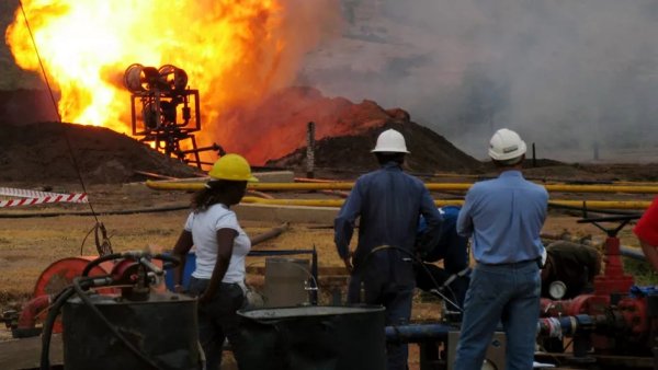 Destruction écologique : Macron à la rescousse du méga-projet pétrolier de Total en Ouganda