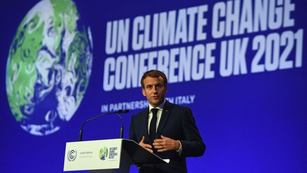 COP 26. Macron fait du greenwashing pour masquer les cadeaux à Total et aux grands pollueurs 