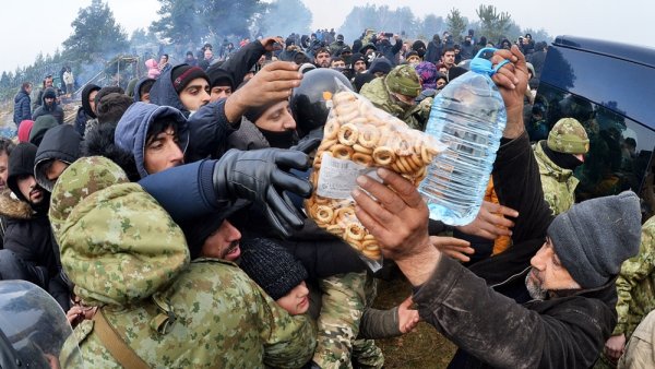 Désastre humanitaire à la frontière biélorusse-polonaise : une crise sur fond de bras de fer géopolitique