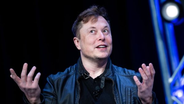 Elon Musk : le patron le plus riche du monde rachète Twitter pour élargir son influence