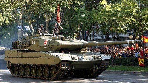 Espagne. Le gouvernement de gauche envoie des tanks en Ukraine soutenu par la droite allemande