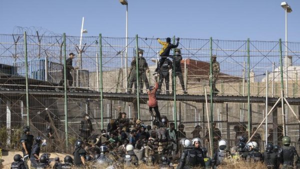 37 migrants meurent en tentant de passer à Melilla : les frontières tuent