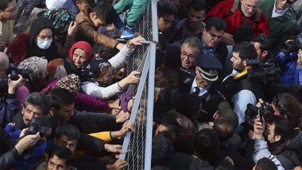 Manifestation contre un ministre de Syriza dans un camp de réfugiés grec