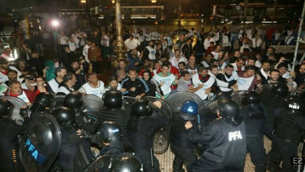 Argentine. Les enseignants réprimés, toujours déterminés contre le gouvernement Macri