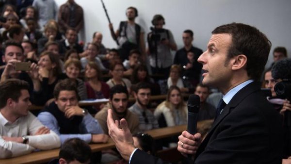 Macron : « Quand t'es jeune, 35h, c'est de la pipe ! »