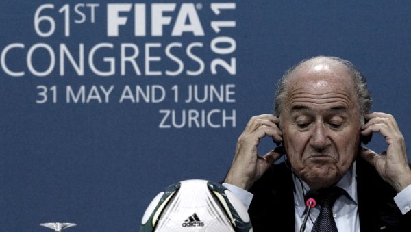 Blatter contre-attaque !