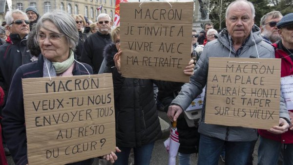 Le sauve-qui-peut électoral : Macron ne veut plus « emmerder les retraités »