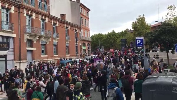 Toulouse. La Manif Pour Tous défile en toute impunité, la contre-manif féministe réprimée !