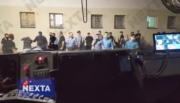 VIDEO. En Biélorussie, des policiers forment un « couloir » pour battre des manifestants interpellés