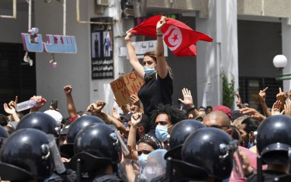 Coup d'État en Tunisie. Ni Saïed, ni Ennahda : pour une assemblée constituante libre et souveraine !
