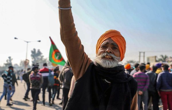Inde. Des centaines de milliers de paysans bloquent New Delhi contre la libéralisation de l'agriculture 