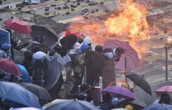 Hong Kong : malgré la répression sanglante, les étudiants déterminés à gagner