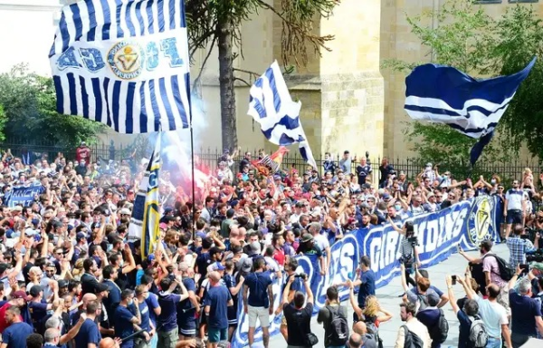 Bordeaux : mobilisation des Ultramarines et supporters face à la marchandisation du club des Girondins