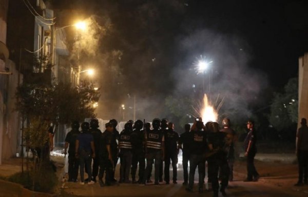Les quartiers populaires tunisiens se révoltent contre les violences policières