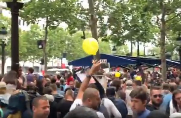 VIDEO. Acte 35 : la police vient crever les ballons jaunes, ils se font huer