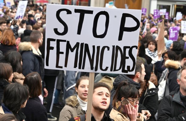 Une femme tuée par son mari dans le Val d'Oise. Stop aux féminicides !