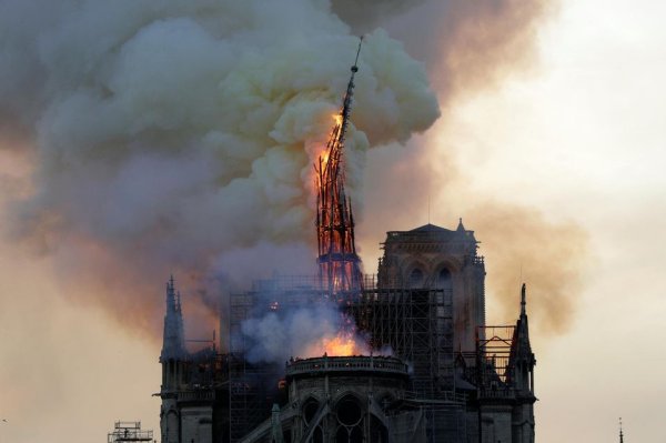Terrible incendie de Notre-Dame de Paris : près de mille ans d'histoire dévorés par les flammes