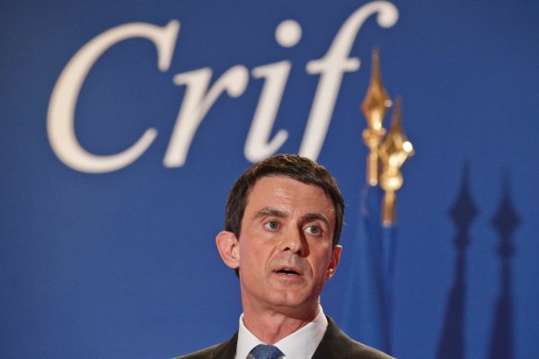 Afin de lutter contre l'antisémitisme, Manuel Valls veut.. interdire les manifestations Gilets Jaunes 