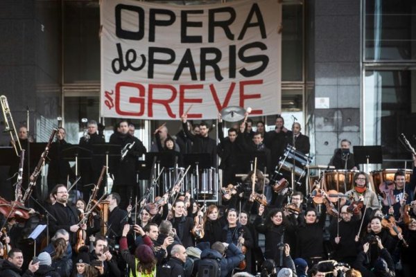 Les grévistes de l'Opéra de Paris offrent un concert gratuit aux grévistes !